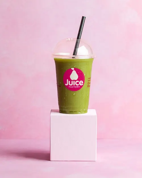 Juice Grace Kaley with kale, cucumber, lemon, pineapple, apple